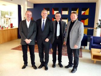 Mehr über den Artikel erfahren Besuch beim Bundesminister 2012